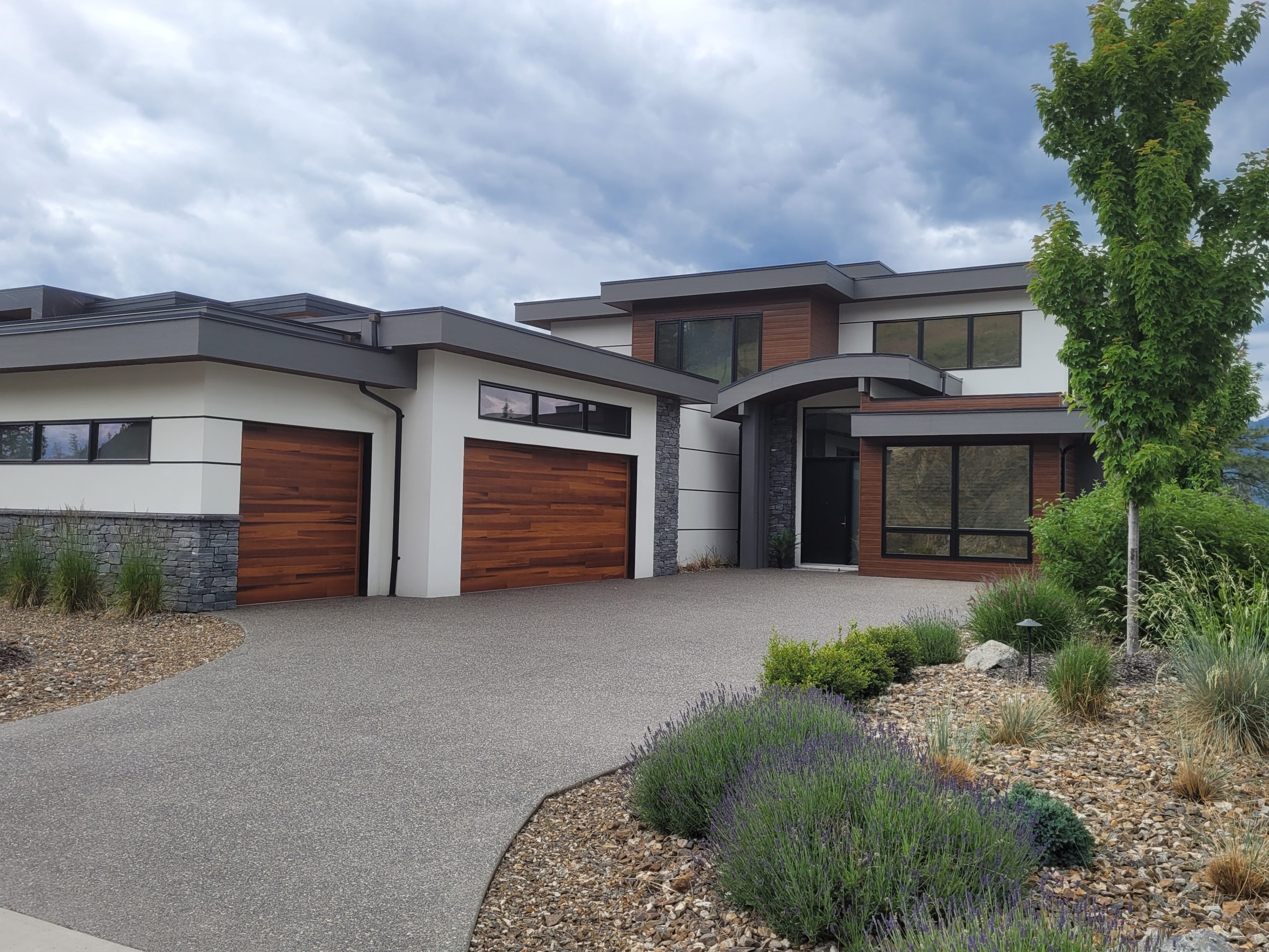 modern-home-siding-kelowna